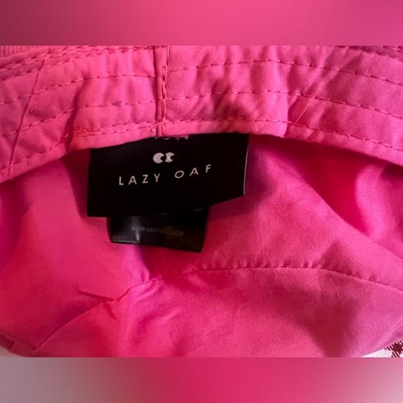 Lazy Oaf Pink Cord Bucket Hat with Kitty embroidery - Picture 9 of 10